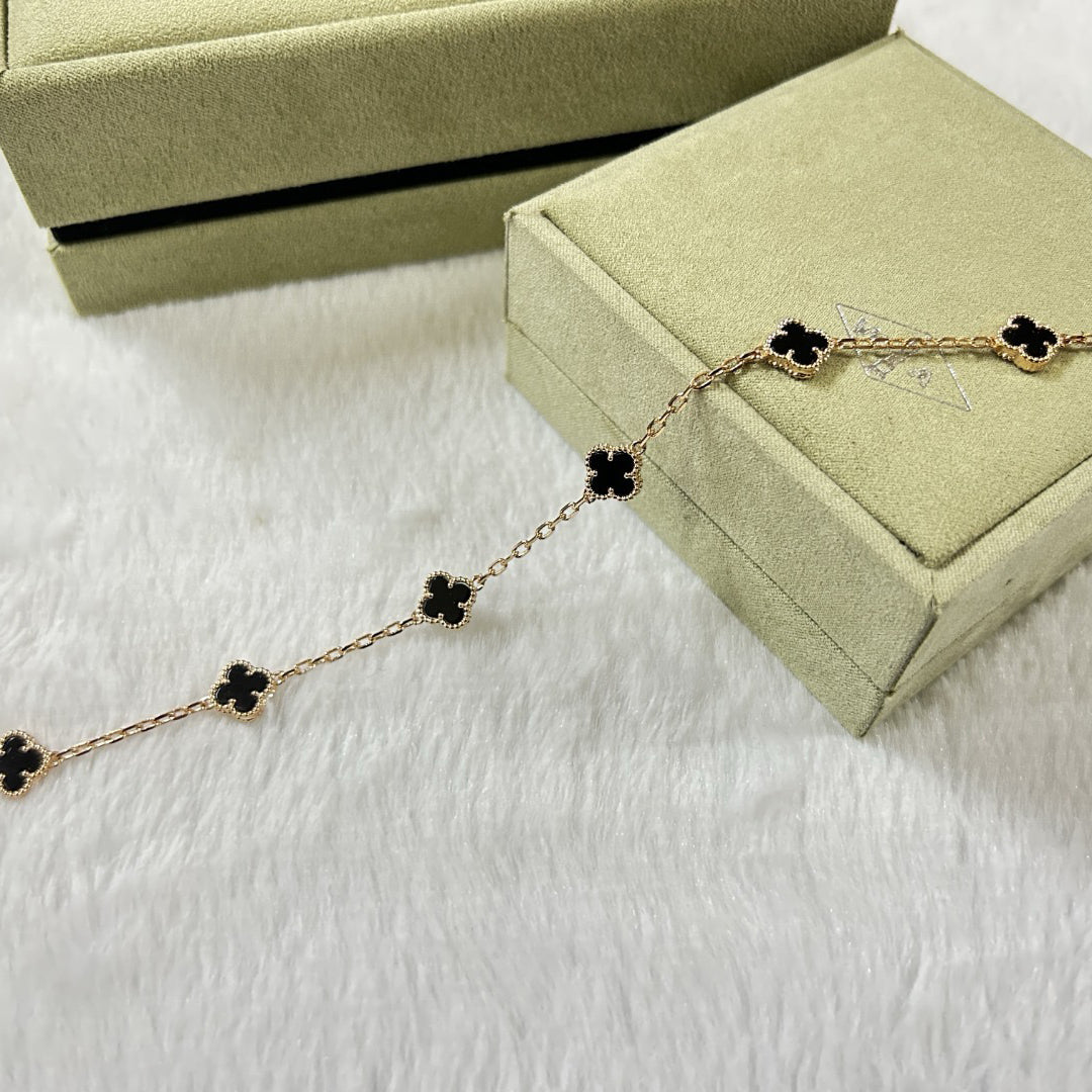 [Super CiCi ]CLOVER 6 MOTIF  ONYXS BRACELET