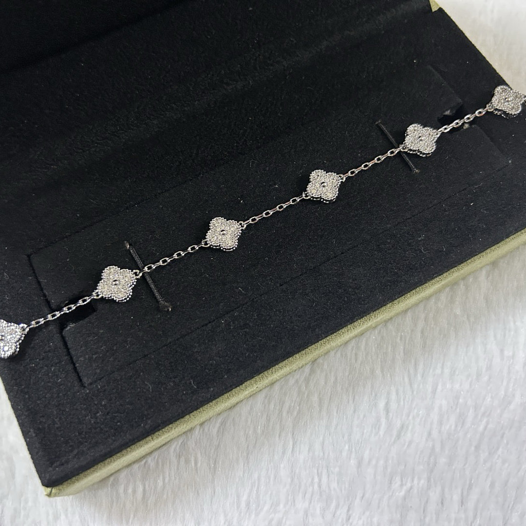 [Super CiCi ]CLOVER 6 MOTIF DIAMOND BRACELET