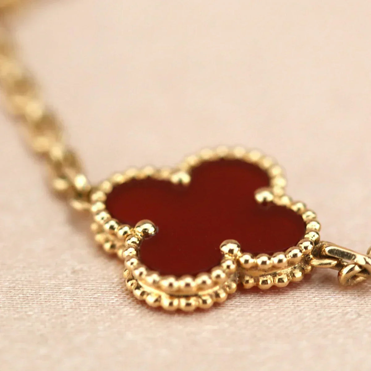 [Super CiCi ] CLOVER 5 MOTIF RED CORNELIAN BRACELET COLLECTION
