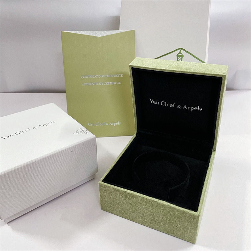 [Super CiCi ]VA CLOVER BRACELET NECKLACE RING BOX GIFT BAG