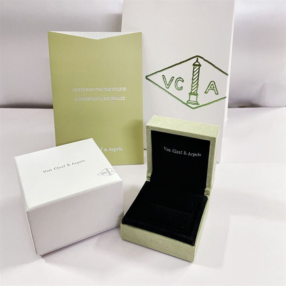 [Super CiCi ]VA CLOVER BRACELET NECKLACE RING BOX GIFT BAG