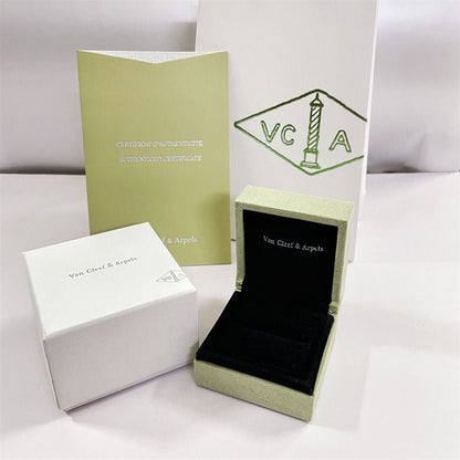 [Super CiCi ]VA CLOVER BRACELET NECKLACE RING BOX GIFT BAG