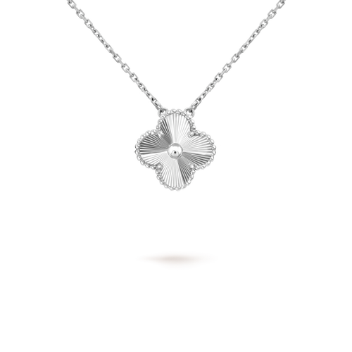 [Super CiCi ]CLOVER 15MM LASER NECKLACE SILVER