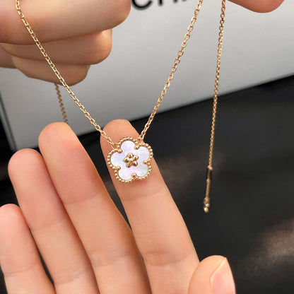 [Super CiCi ]LUCKY  WHITE MOP  PLUM BLOSSOM NECKLACE