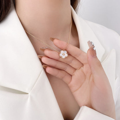 [Super CiCi ]LUCKY  WHITE MOP  PLUM BLOSSOM NECKLACE