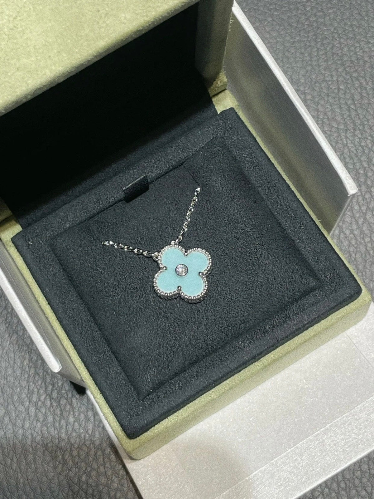 [Super CiCi ]CLOVER 1 DIAMOND LIGHT BLUE SILVER NECKLACE