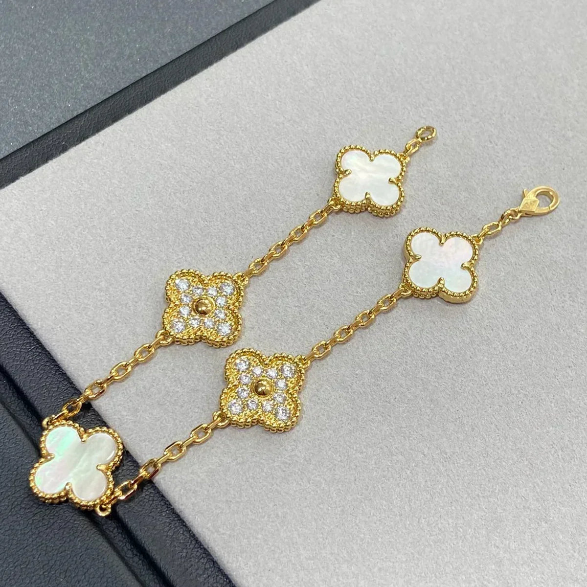 [Super CiCi ]CLOVER WHITE PEARL MOP 5 MOTIF BRACELET COLLECTION