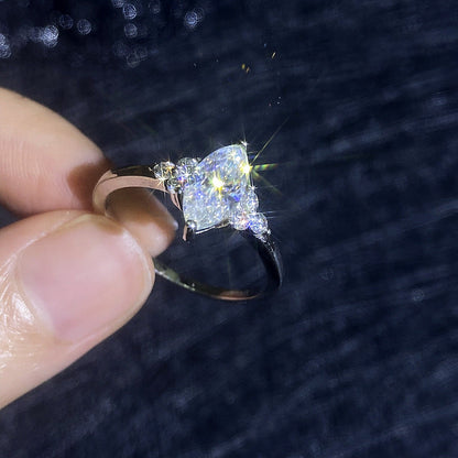 [Super CiCi]ELEGANT MARQUISE CUT MOISSANITE RING WITH SIDE ACCENTS