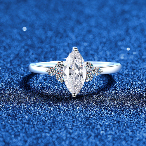 [Super CiCi]ELEGANT MARQUISE CUT MOISSANITE RING WITH SIDE ACCENTS