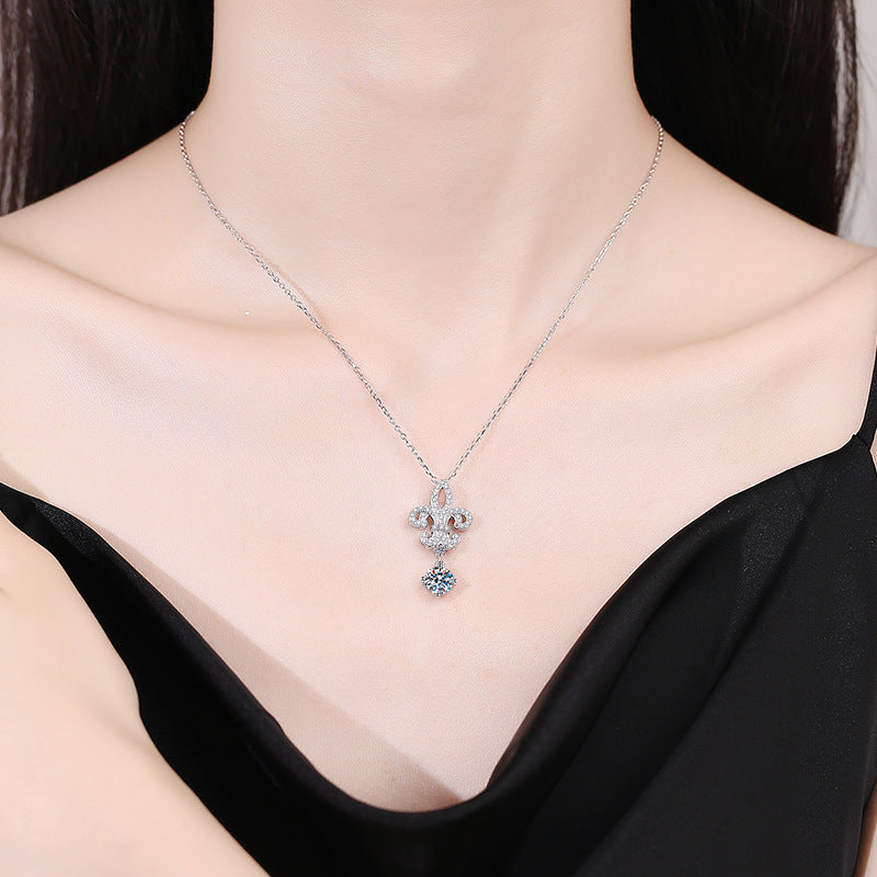 [Super CiCi]ROYAL FLEUR-DE-LIS MOISSANITE PENDANT NECKLACE