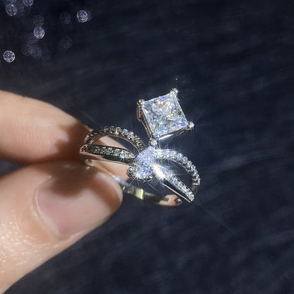 [Super CiCi]ELEGANT DOUBLE-TWISTED MOISSANITE RING