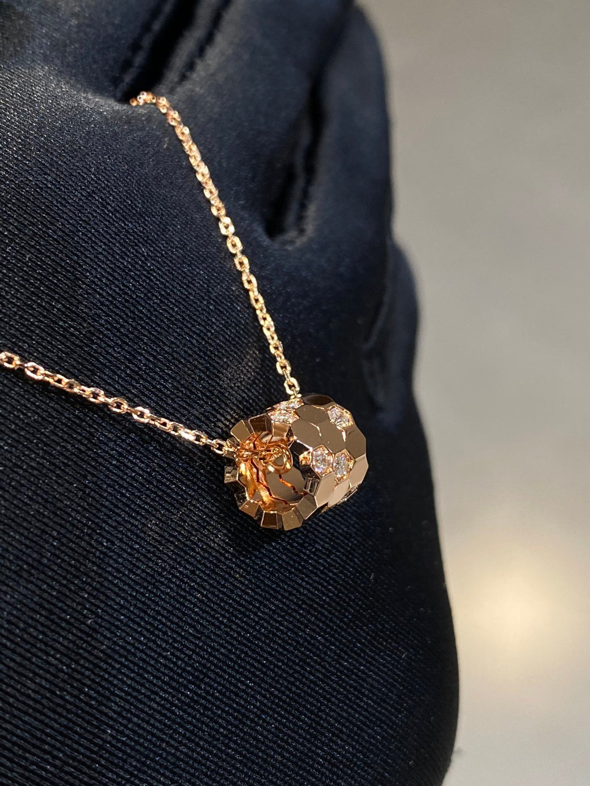 [Super CiCi ]BEE LOVE DIAMOND NECKLACE
