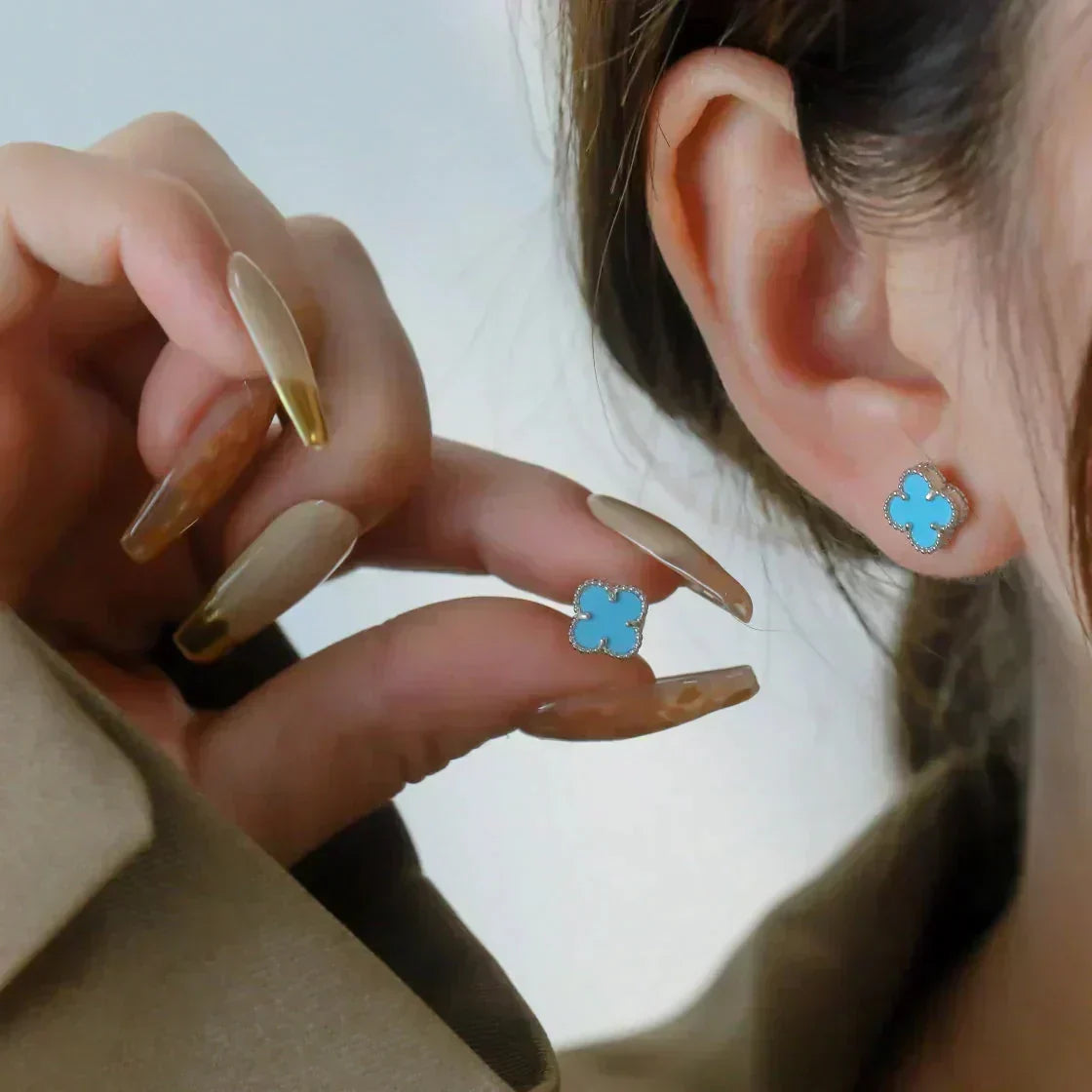[Super CiCi ]CLOVER MINI 9.5MM ONYX STUD EARRINGS SILVER