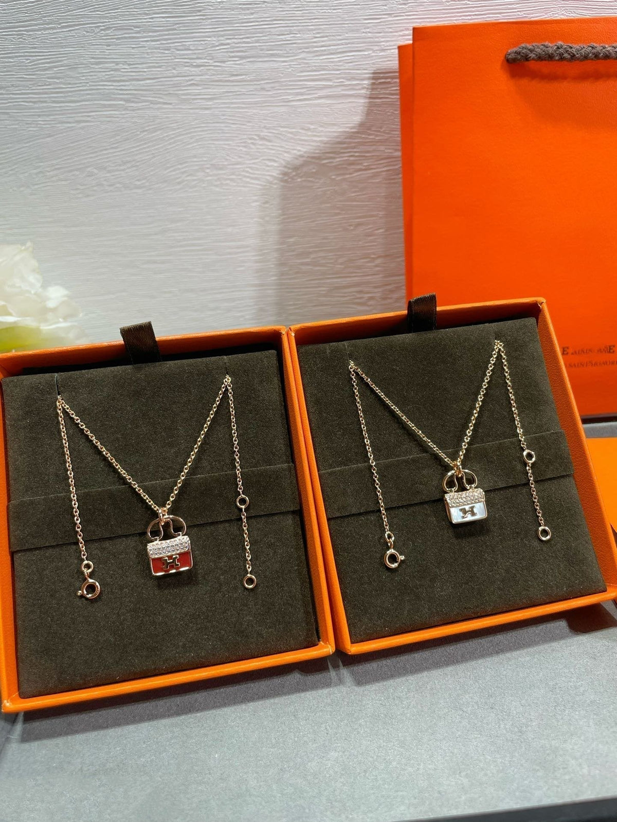 [Super CiCi ]H CIRCE MOISSANITE PENDANT NECKLACE GOLD