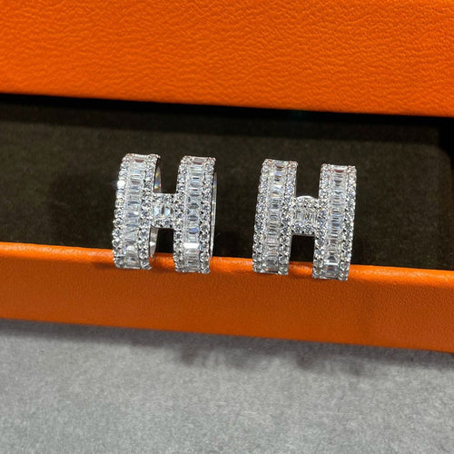 [Super CiCi ]H STUD EARRINGS WITH SILVER DIAMONDS