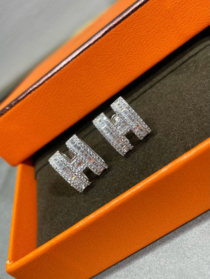 [Super CiCi ]H STUD EARRINGS WITH SILVER DIAMONDS