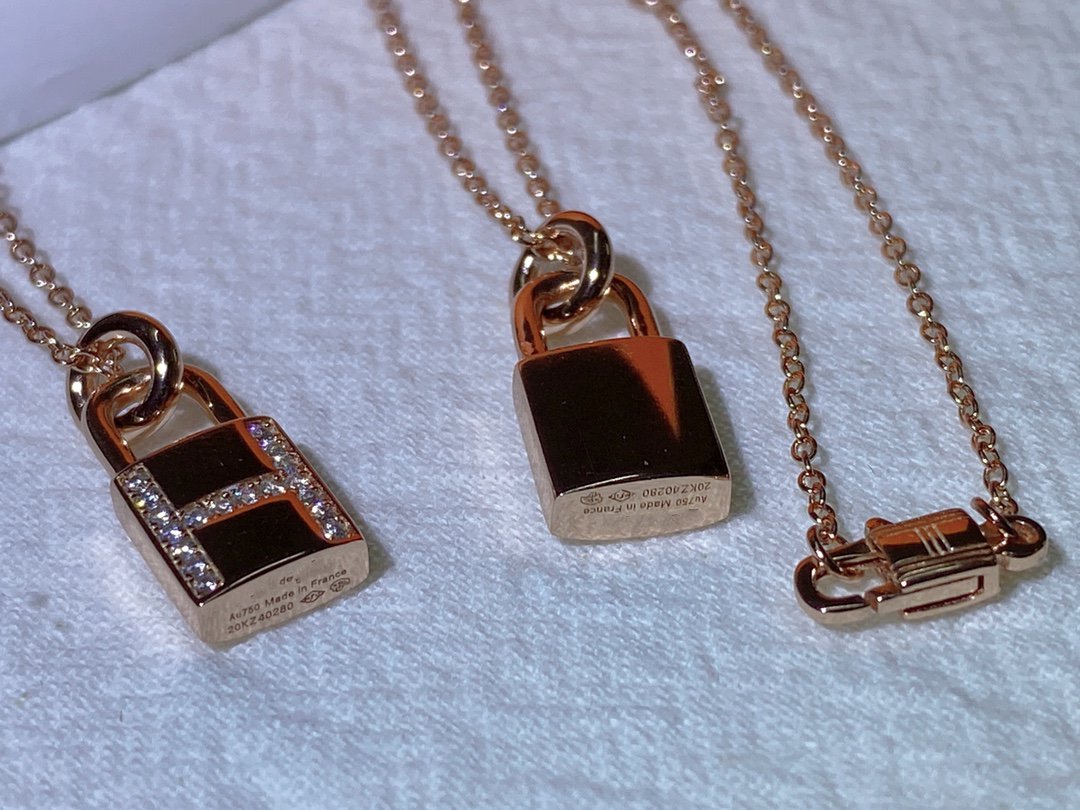 [Super CiCi ]HM ADVANCED NICHE LOCK HEAD NECKLACE DIAMONDS