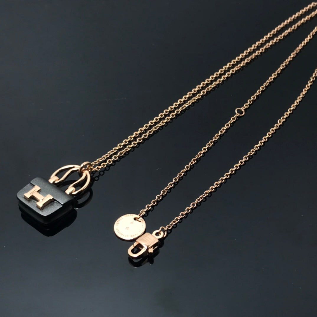 [Super CiCi ]WOMEN'S HM AMULETTES CONSTANCE PENDANT NECKLACE