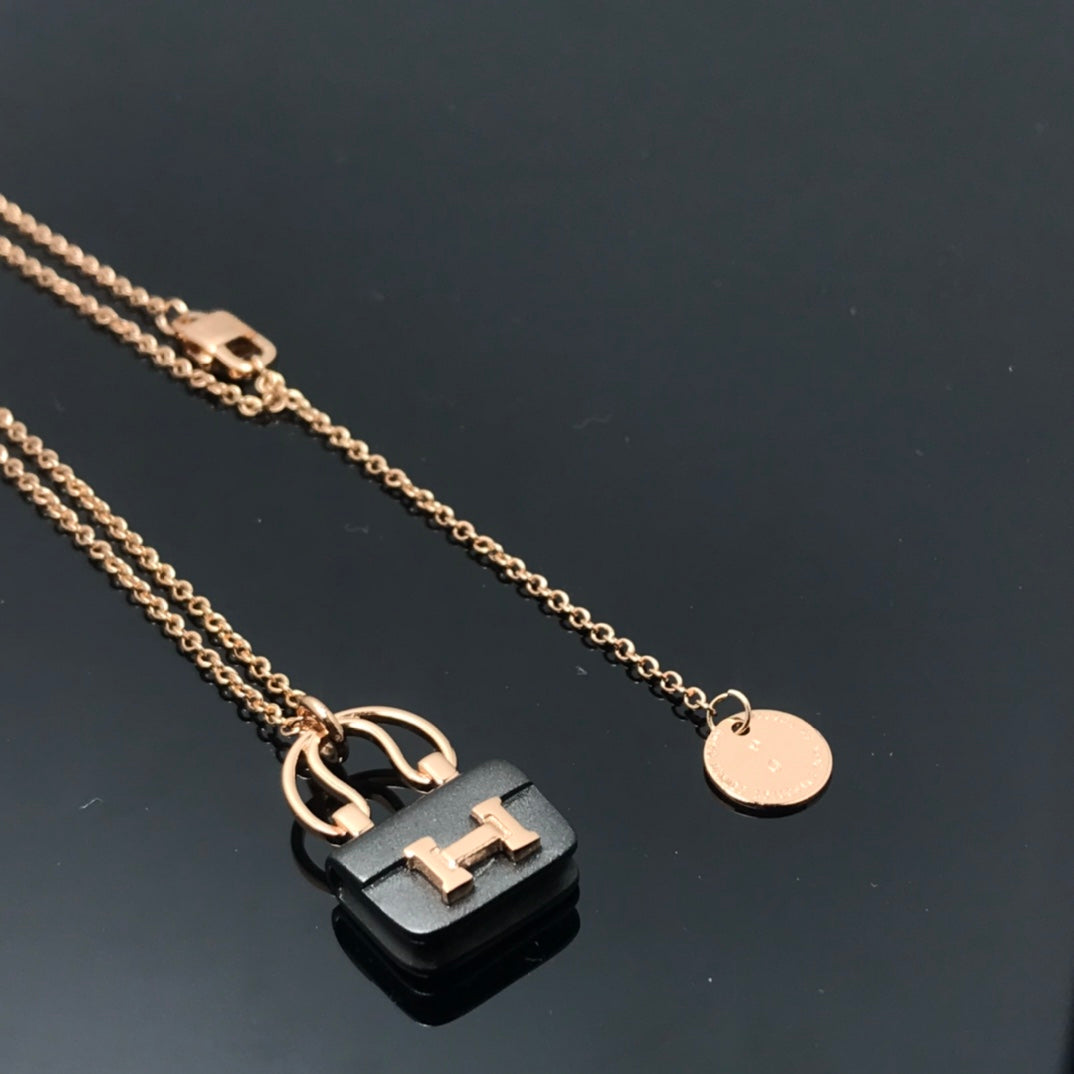 [Super CiCi ]WOMEN'S HM AMULETTES CONSTANCE PENDANT NECKLACE