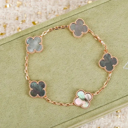 [Super CiCi ] CLOVER 5 MOTIF GRAY MOP BRACELET COLLECTION