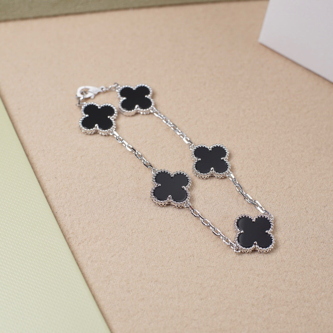 [Super CiCi ] CLOVER 5 MOTIF ONYXS BRACELET COLLECTION