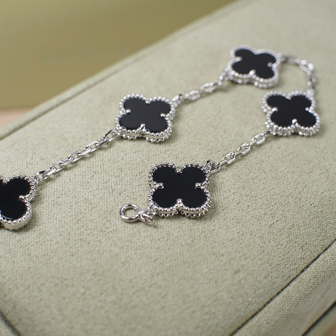 [Super CiCi ] CLOVER 5 MOTIF ONYXS BRACELET COLLECTION