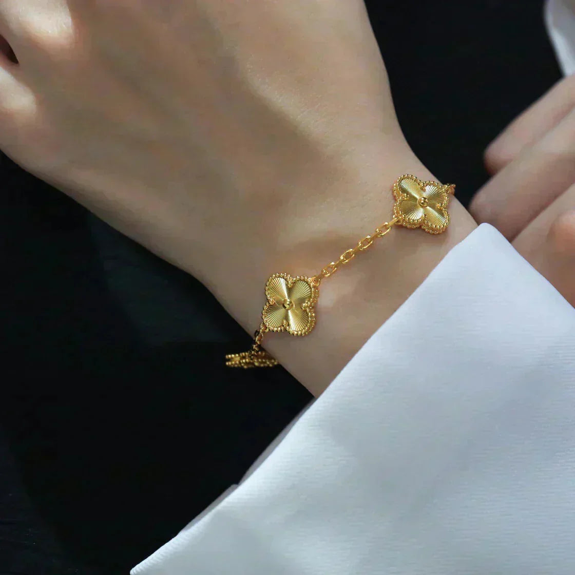 [Super CiCi ] CLOVER 5 MOTIF LASER BRACELET COLLECTION