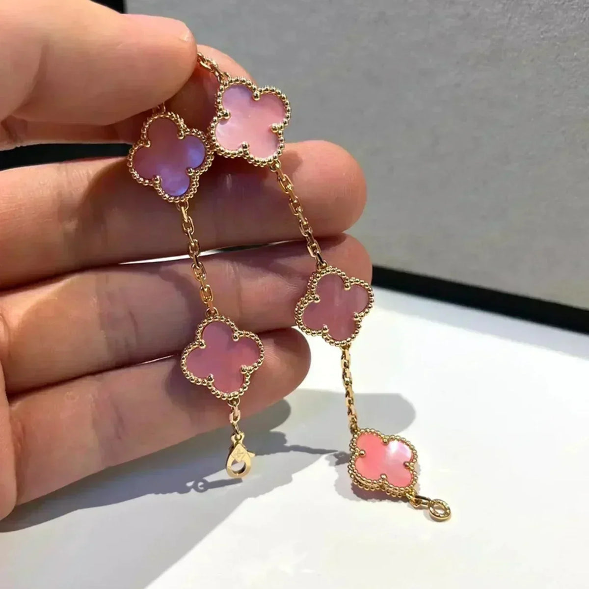 [Super CiCi ] CLOVER 5 MOTIFS  PINK MOP BRACELET COLLECTION