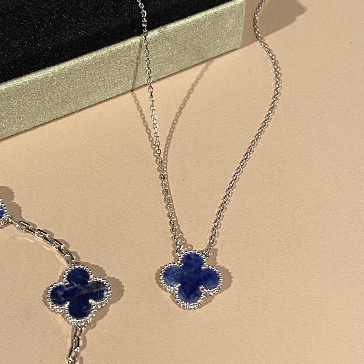 [Super CiCi ]CLOVER 15MM PIETERSITE NECKLACE SILVER