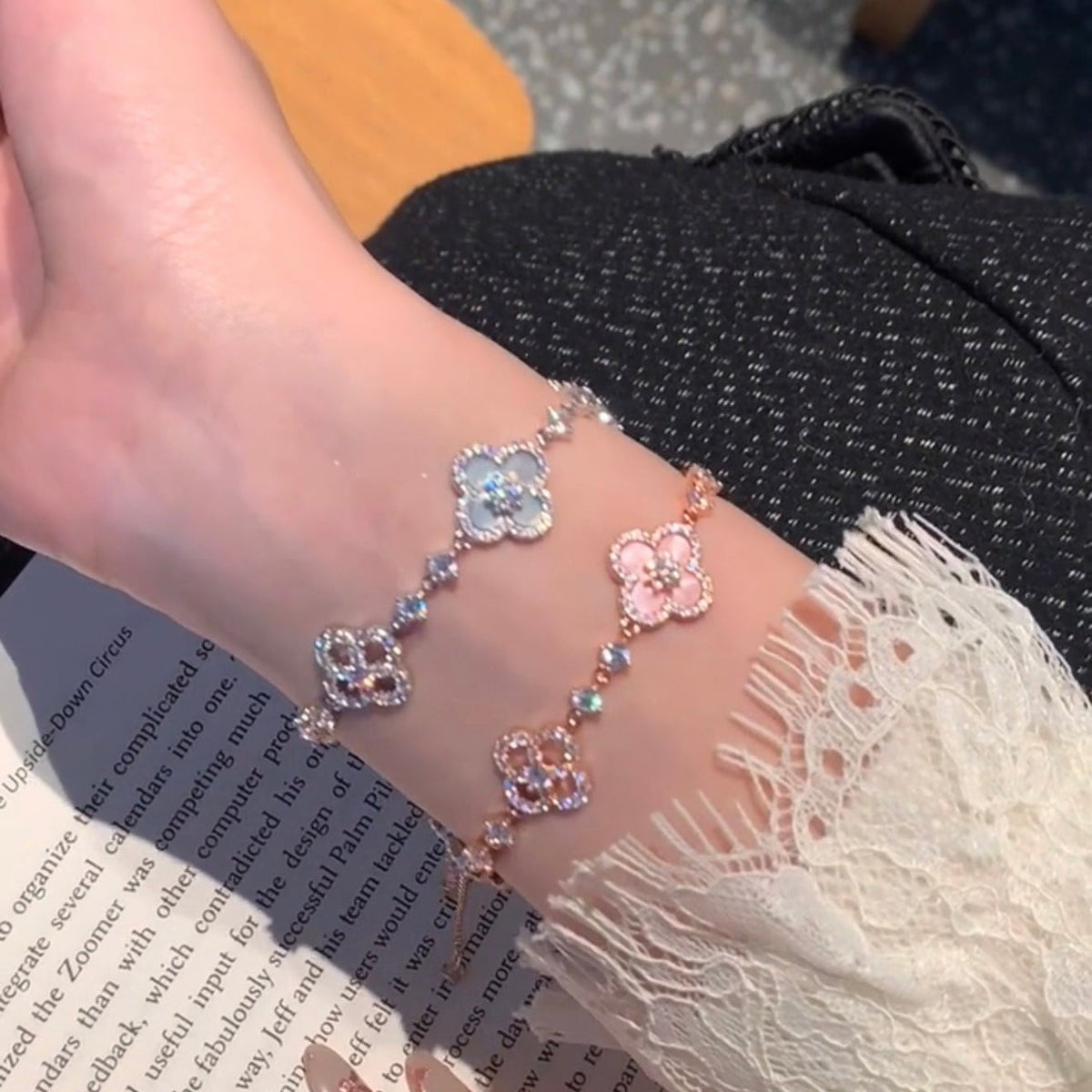 [Super CiCi ]CLOVER 5 MOTIF PINK BLUE RED WHITE BRACELET