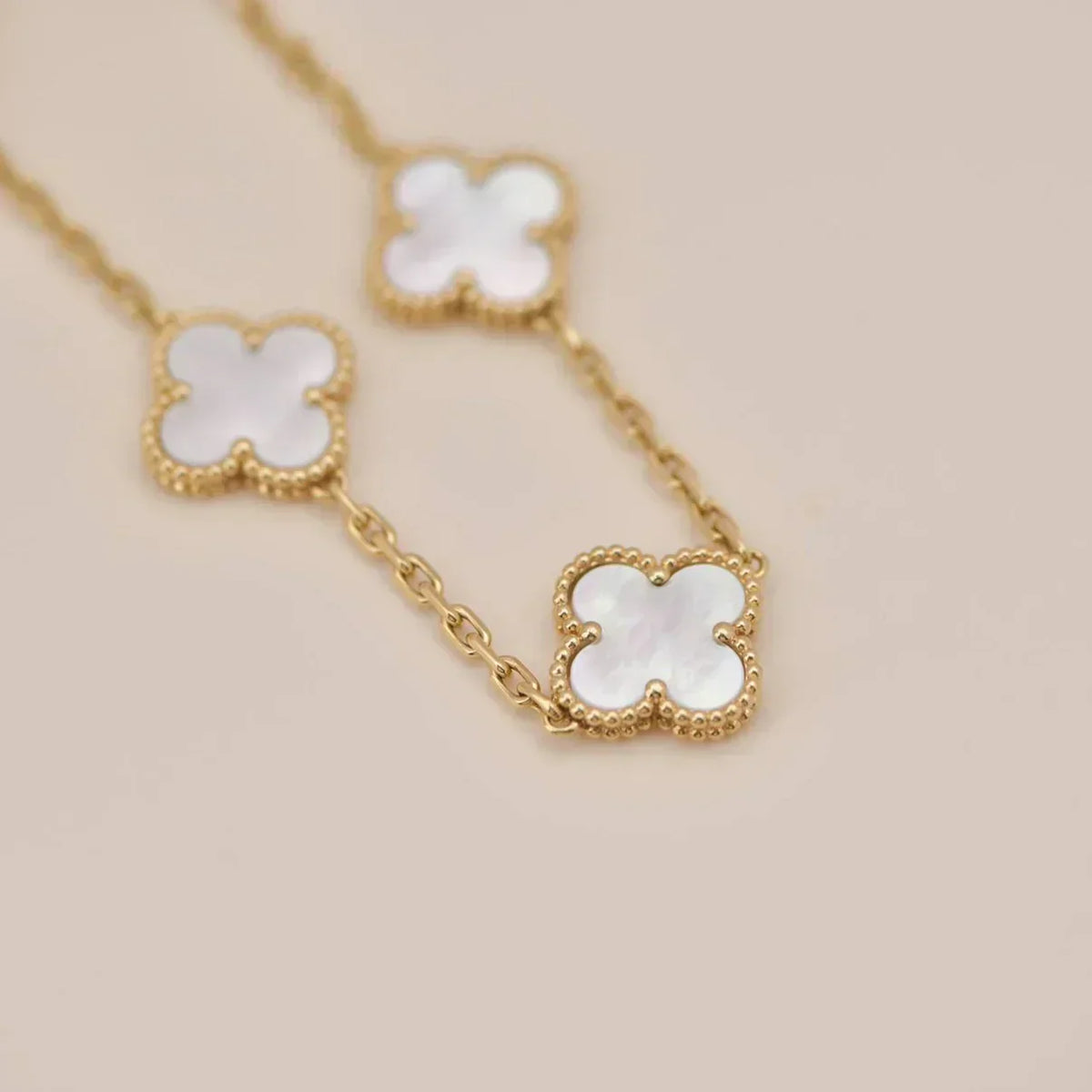 [Super CiCi ]CLOVER WHITE PEARL MOP 5 MOTIF BRACELET COLLECTION