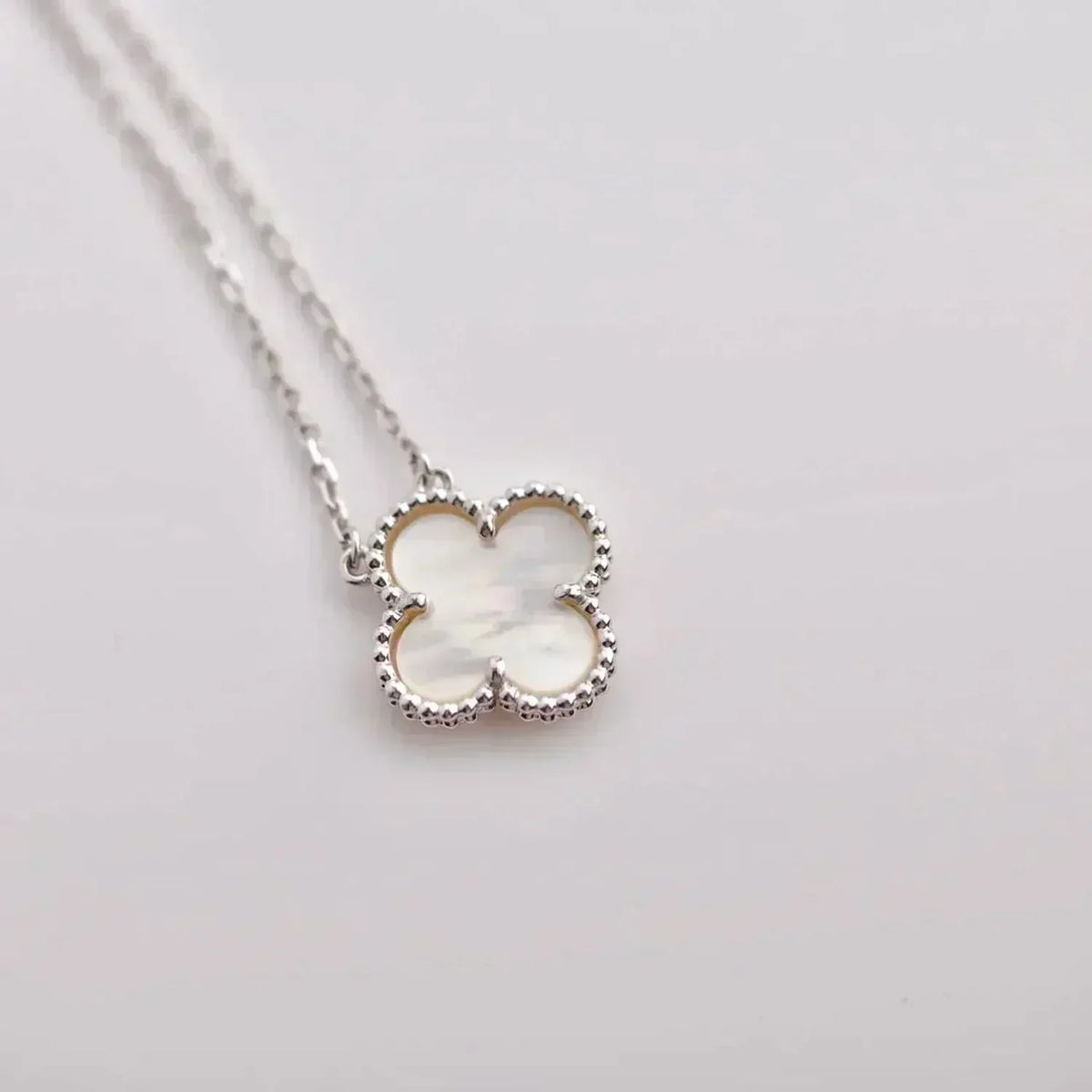[Super CiCi ]CLOVER  15MM WHITE MOTHER-OF-PEARL SILVER