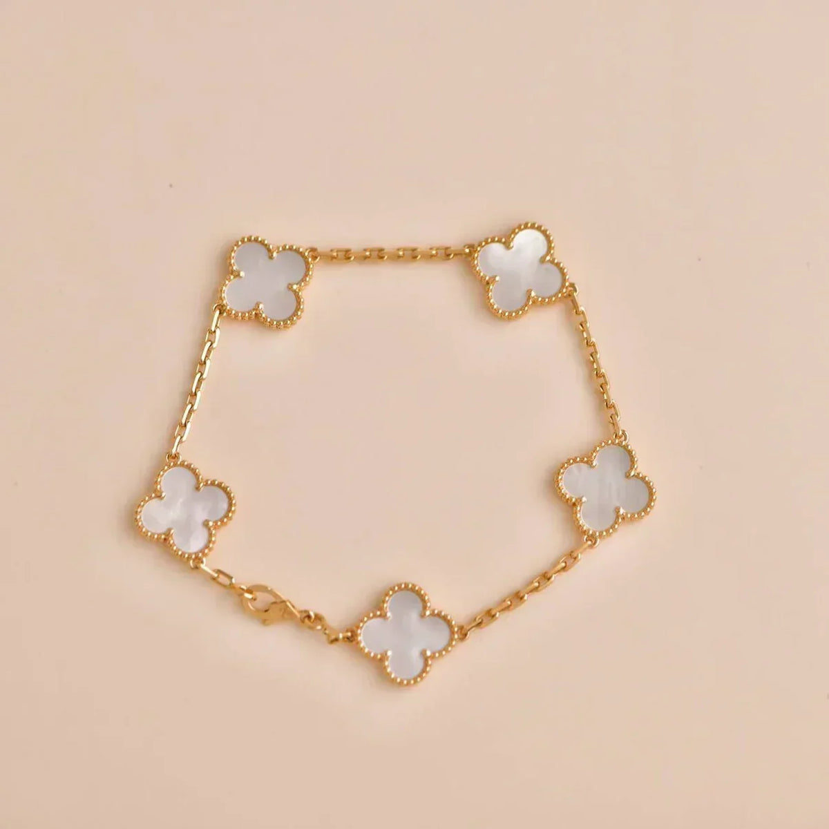 [Super CiCi ]CLOVER WHITE PEARL MOP 5 MOTIF BRACELET COLLECTION