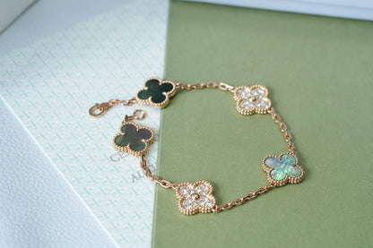 [Super CiCi ] CLOVER 5 MOTIF GRAY MOP BRACELET COLLECTION