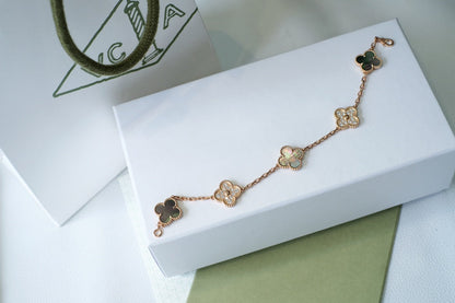 [Super CiCi ] CLOVER 5 MOTIF GRAY MOP BRACELET COLLECTION