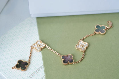 [Super CiCi ] CLOVER 5 MOTIF GRAY MOP BRACELET COLLECTION