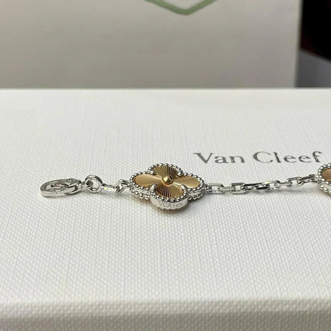 [Super CiCi ] CLOVER 5 MOTIF LASER BRACELET COLLECTION