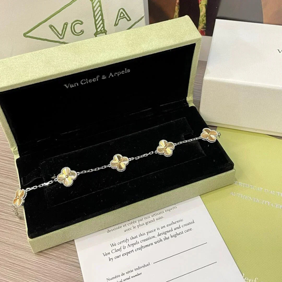 [Super CiCi ] CLOVER 5 MOTIF LASER BRACELET COLLECTION