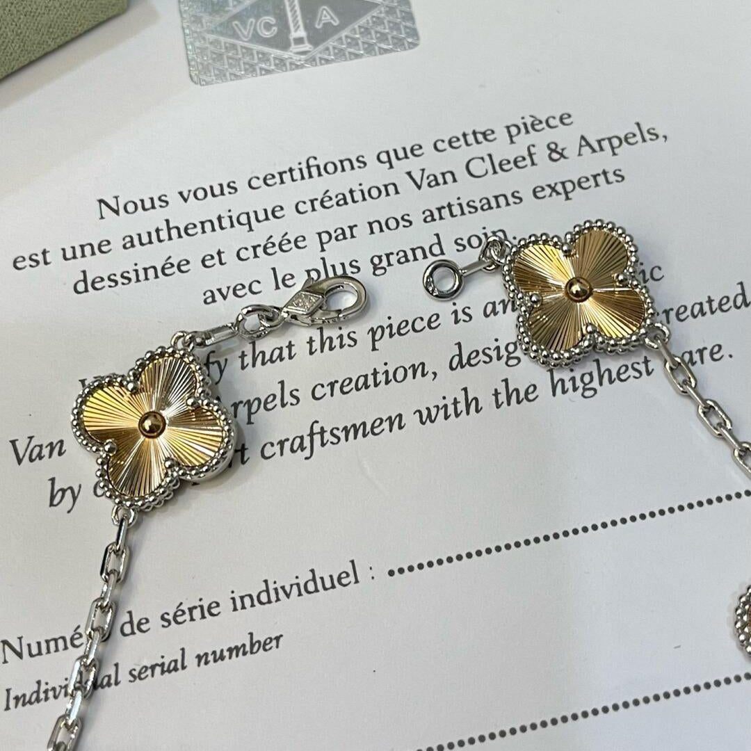 [Super CiCi ]CLOVER  5 MOTIFS  CHRISTMAS LIMITED EDITION BRACELET