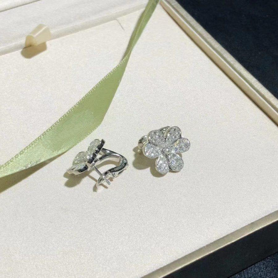 [Super CiCi ]FRIVOLE SILVER FLOWER DIAMOND EARRINGS