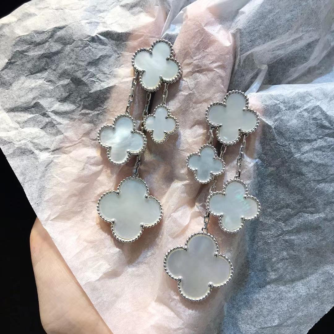 [Super CiCi ]CLOVER EARRINGS WHITE MOP 4 MOTIFS SILVER