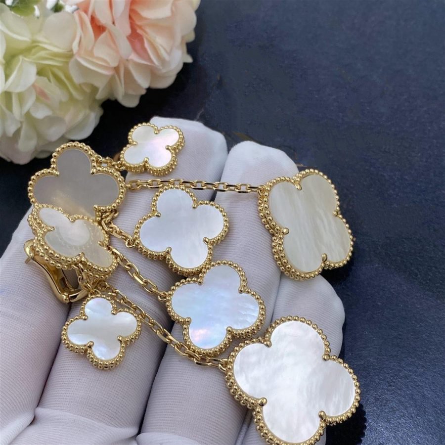 [Super CiCi ]CLOVER EARRINGS WHITE MOP 4 MOTIFS GOLD