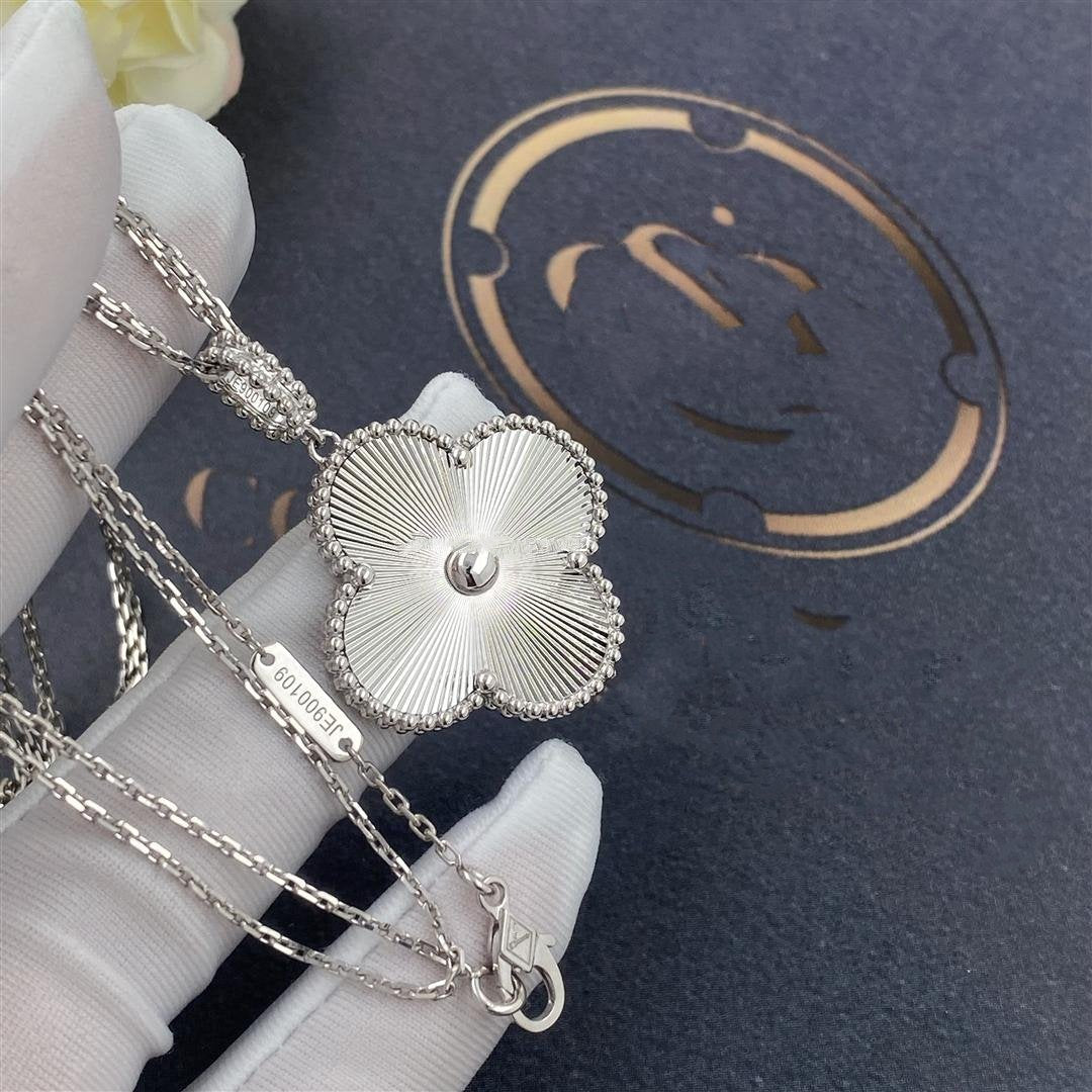 [Super CiCi ]CLOVER 25MM SILVER BIG CLOVER NECKLACE