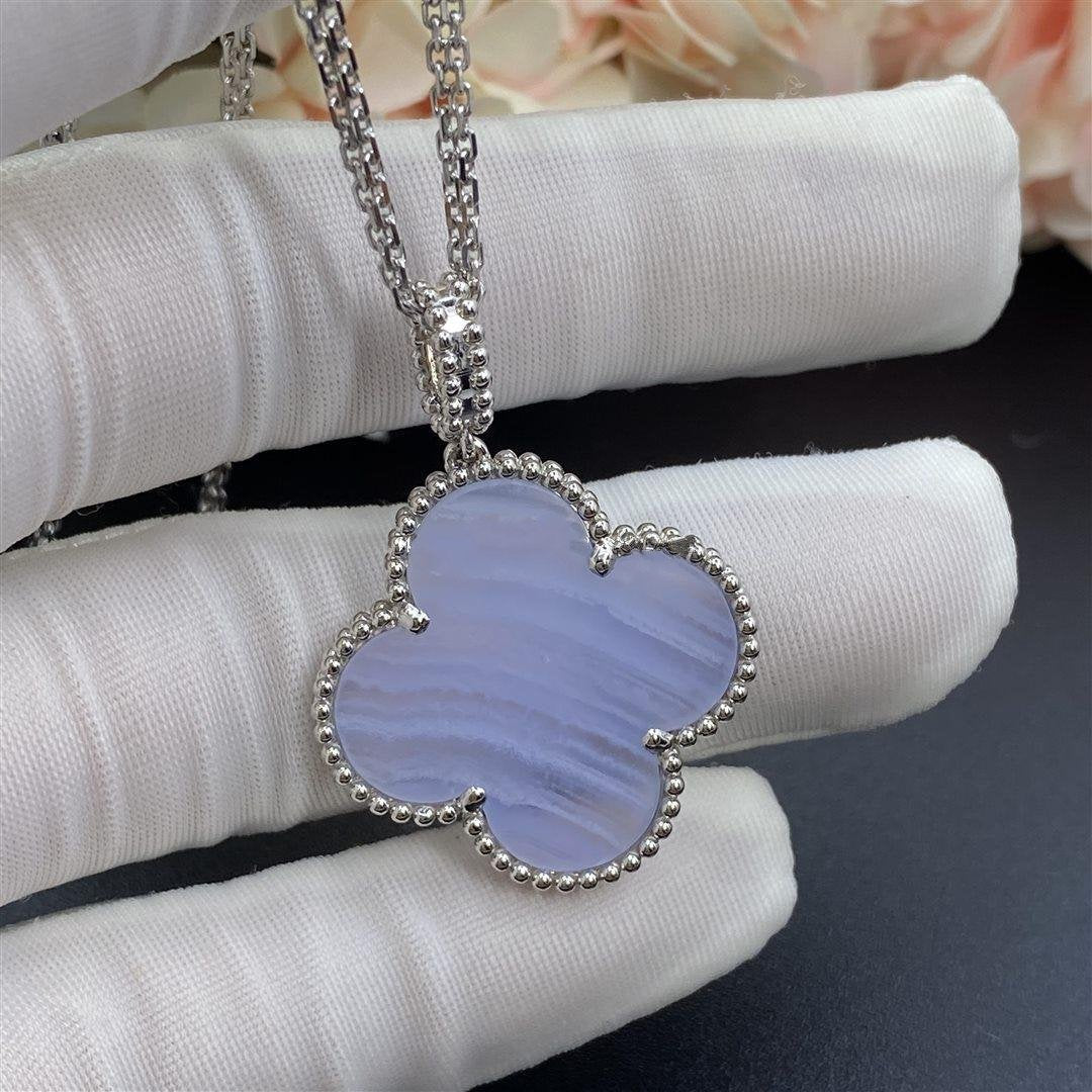 [Super CiCi ]CLOVER SILVER CHALCEDONY BIG CLOVER NECKLACE