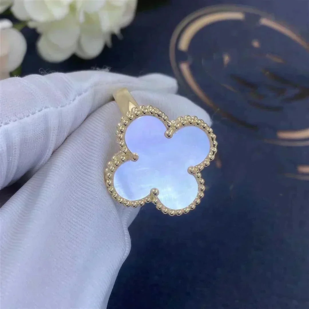 [Super CiCi ]CLOVER WHITE MOP RING