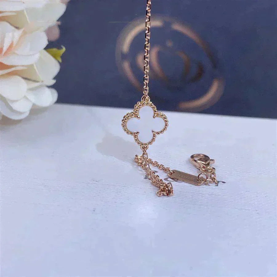 [Super CiCi ]CLOVER WHITE MOP SINGLE FLOWER BRACELET