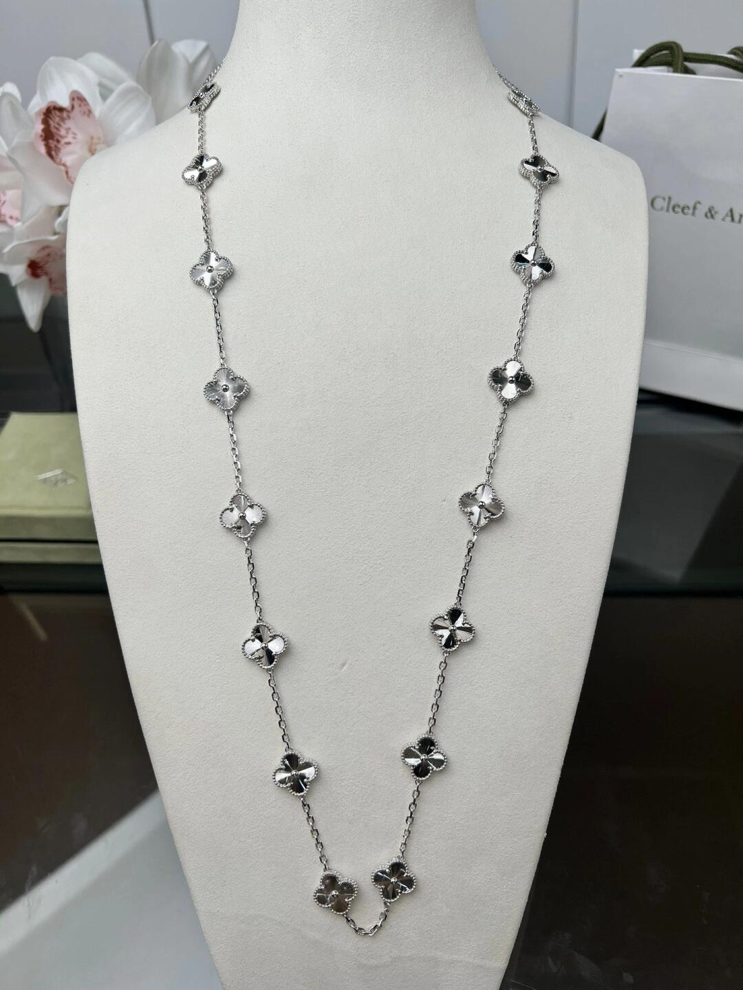 [Super CiCi ]CLOVER 20 MOTIFS  LASER SILVER