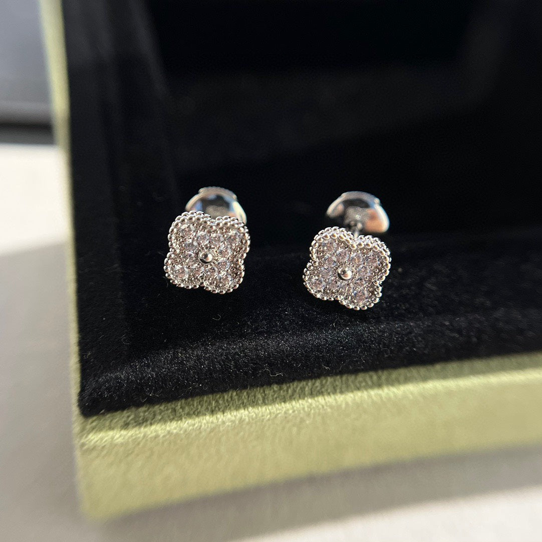 [Super CiCi ]CLOVER MINI DIAMOND STUD EARRINGS