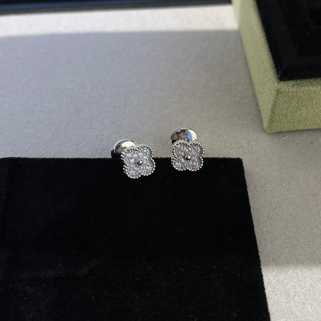 [Super CiCi ]CLOVER MINI DIAMOND STUD EARRINGS