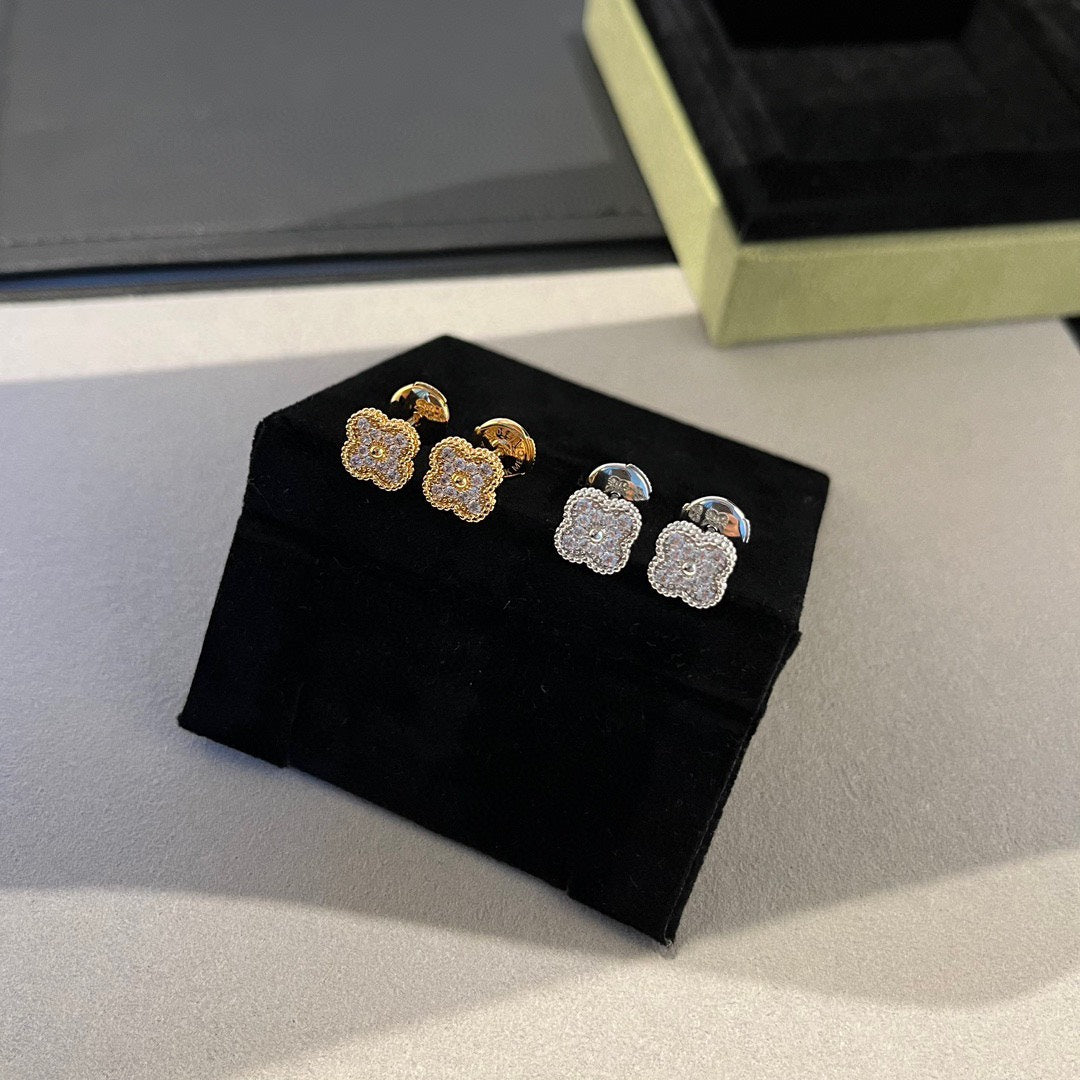 [Super CiCi ]CLOVER MINI DIAMOND STUD EARRINGS